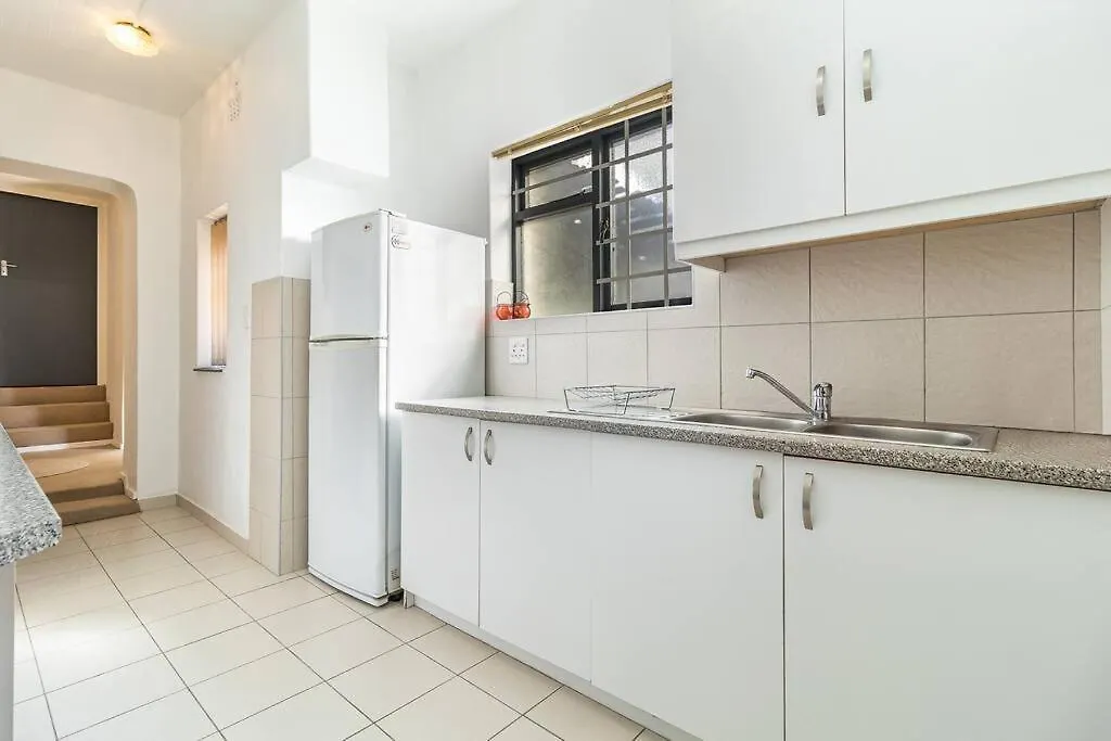 Charming 2 Bedroom, Garden Cottage, Camps Bay, Cape Town, South Africa 0*,