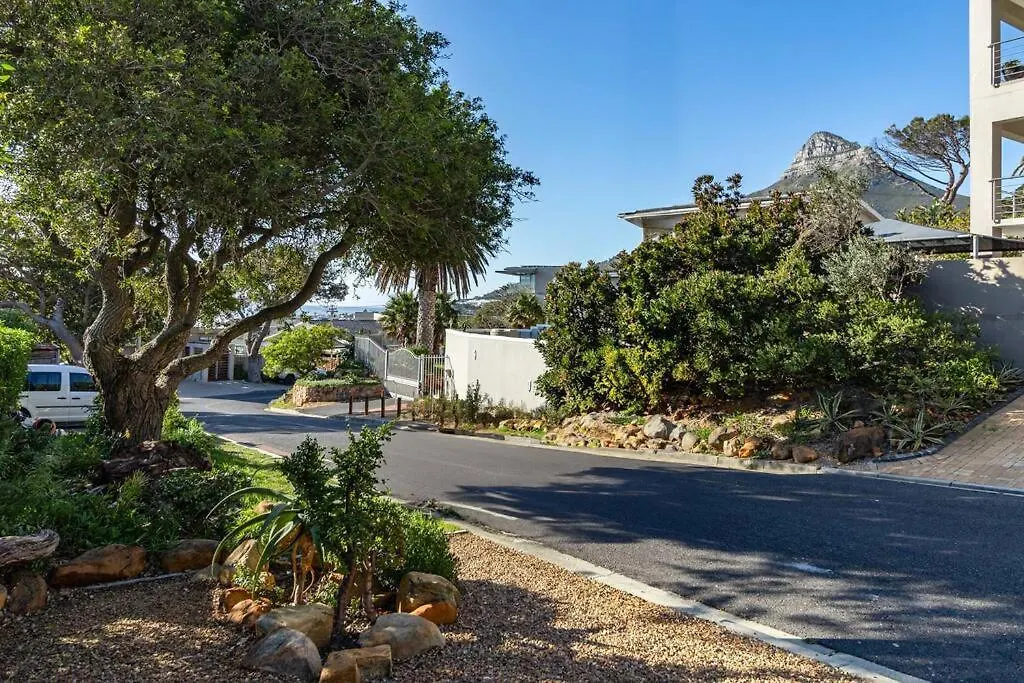 Διαμέρισμα Charming 2 Bedroom, Garden Cottage, Camps Bay, Cape Town, South Africa