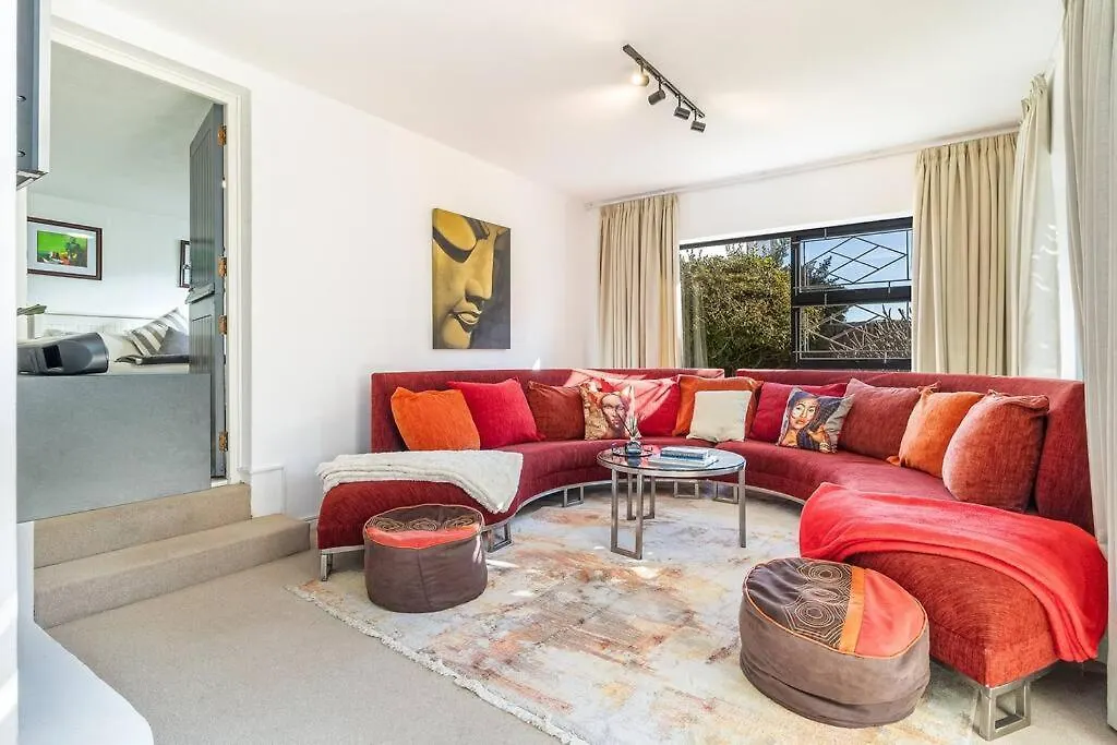 Charming 2 Bedroom, Garden Cottage, Camps Bay, Cape Town, South Africa