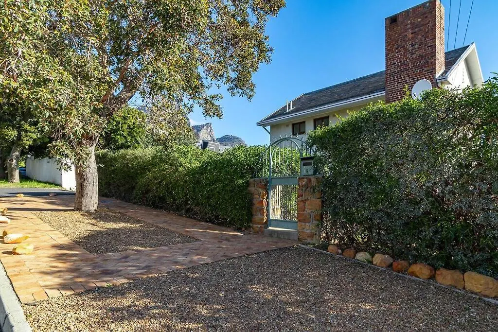 Διαμέρισμα Charming 2 Bedroom, Garden Cottage, Camps Bay, Cape Town, South Africa